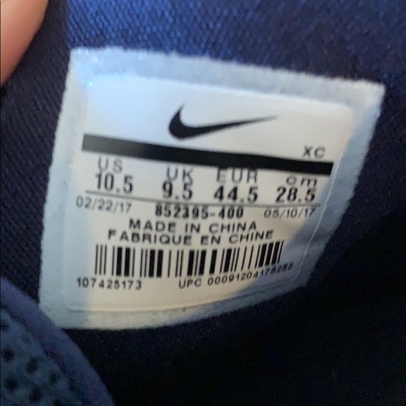 Men’s size 10.5 Kyrie Irving basketball shoes - Picture 4 of 5